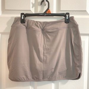 Women’s golf skort